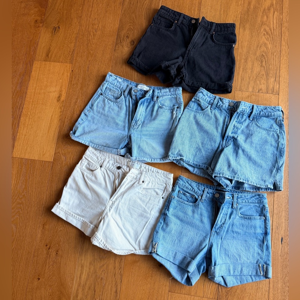 Lot of women’s size 2 denim shorts!